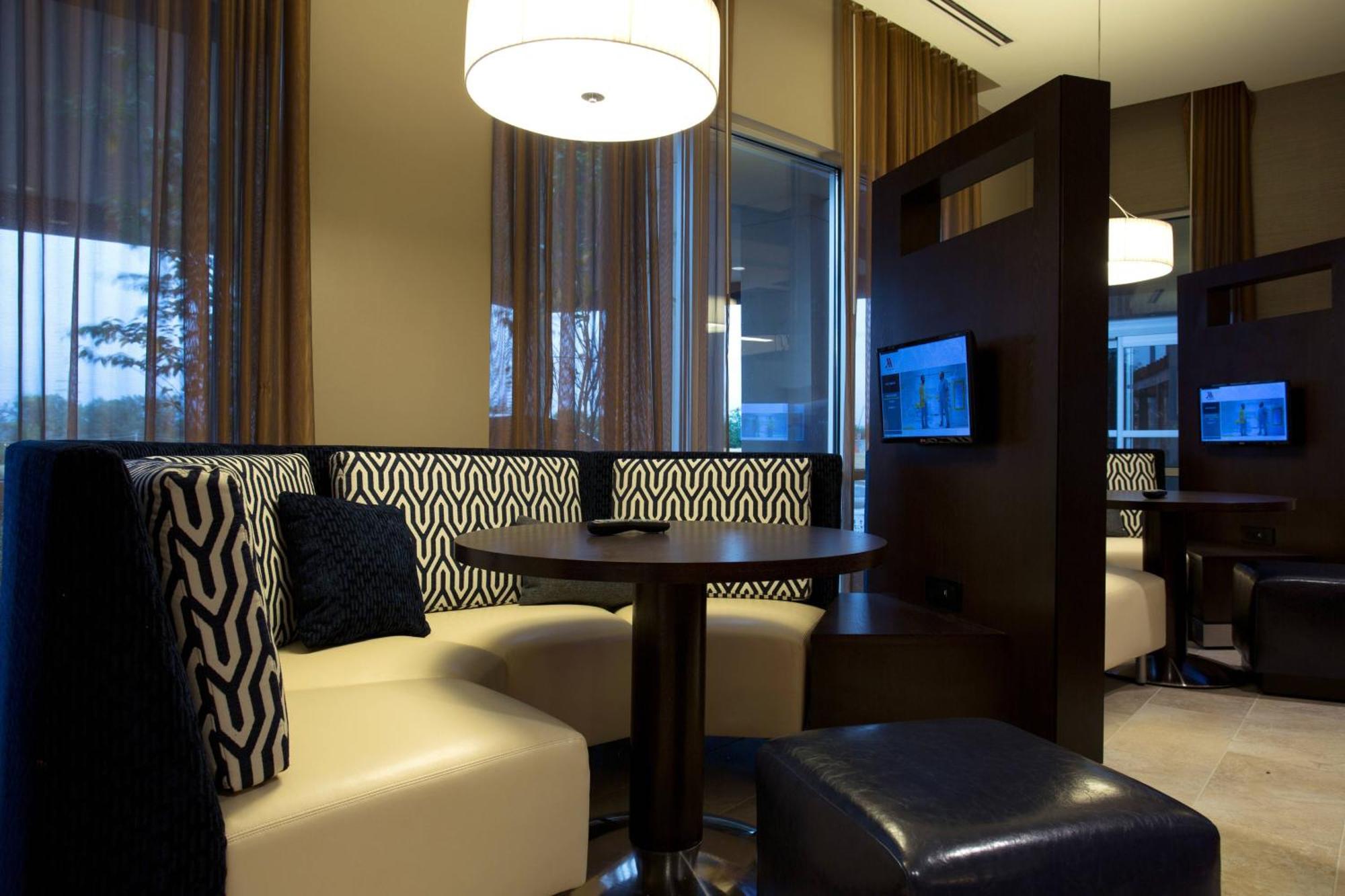 Courtyard By Marriott Starkville Msu At The Mill Conference Center Exterior photo